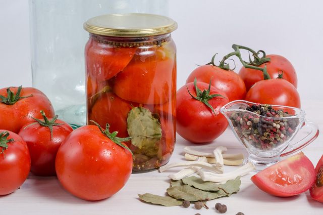 Шесть рецептов консервирования помидоров